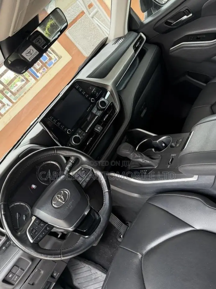 Toyota Highlander XLE AWD 2020 Matt Black