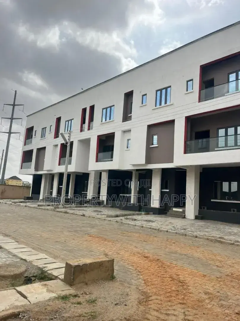 3bdrm Maisonette in Villas De Paradis, Gudu for sale