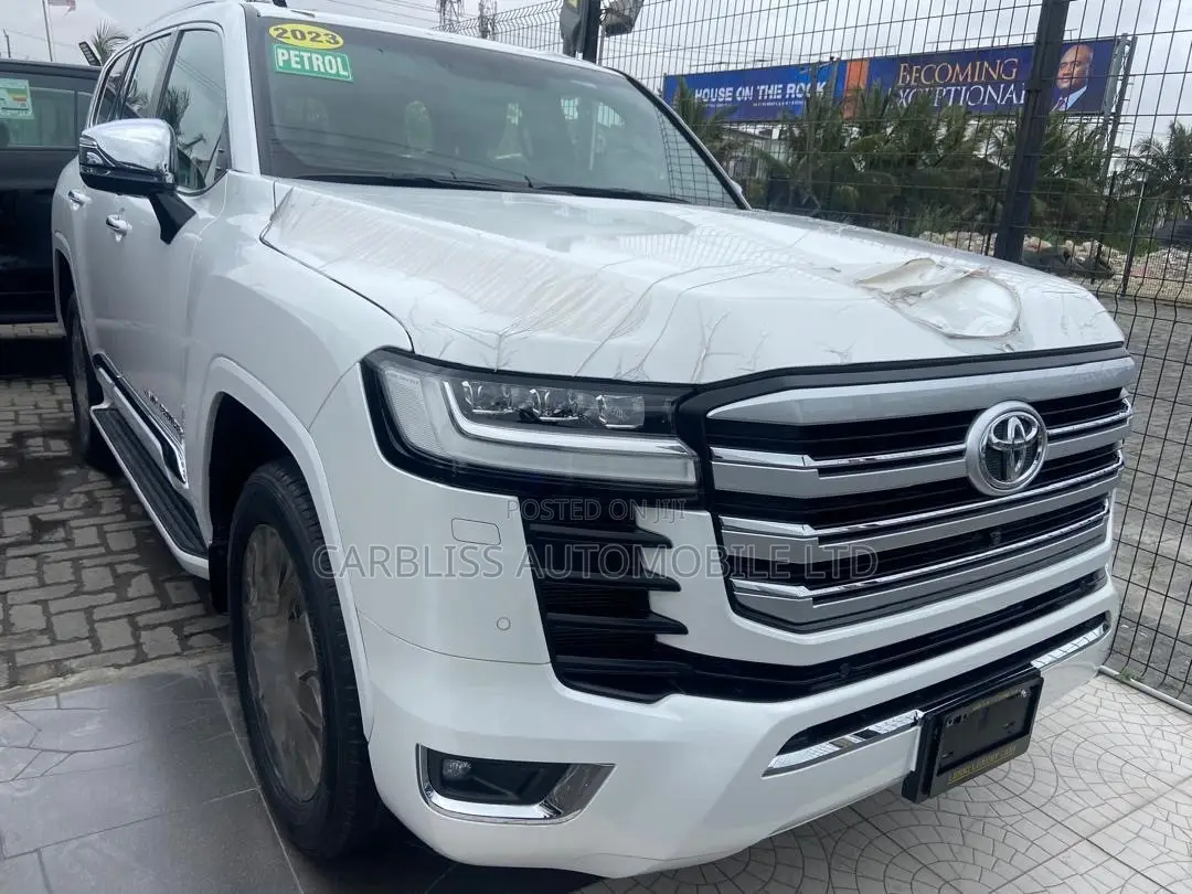 Toyota Land Cruiser 79 Series 2023 Off white