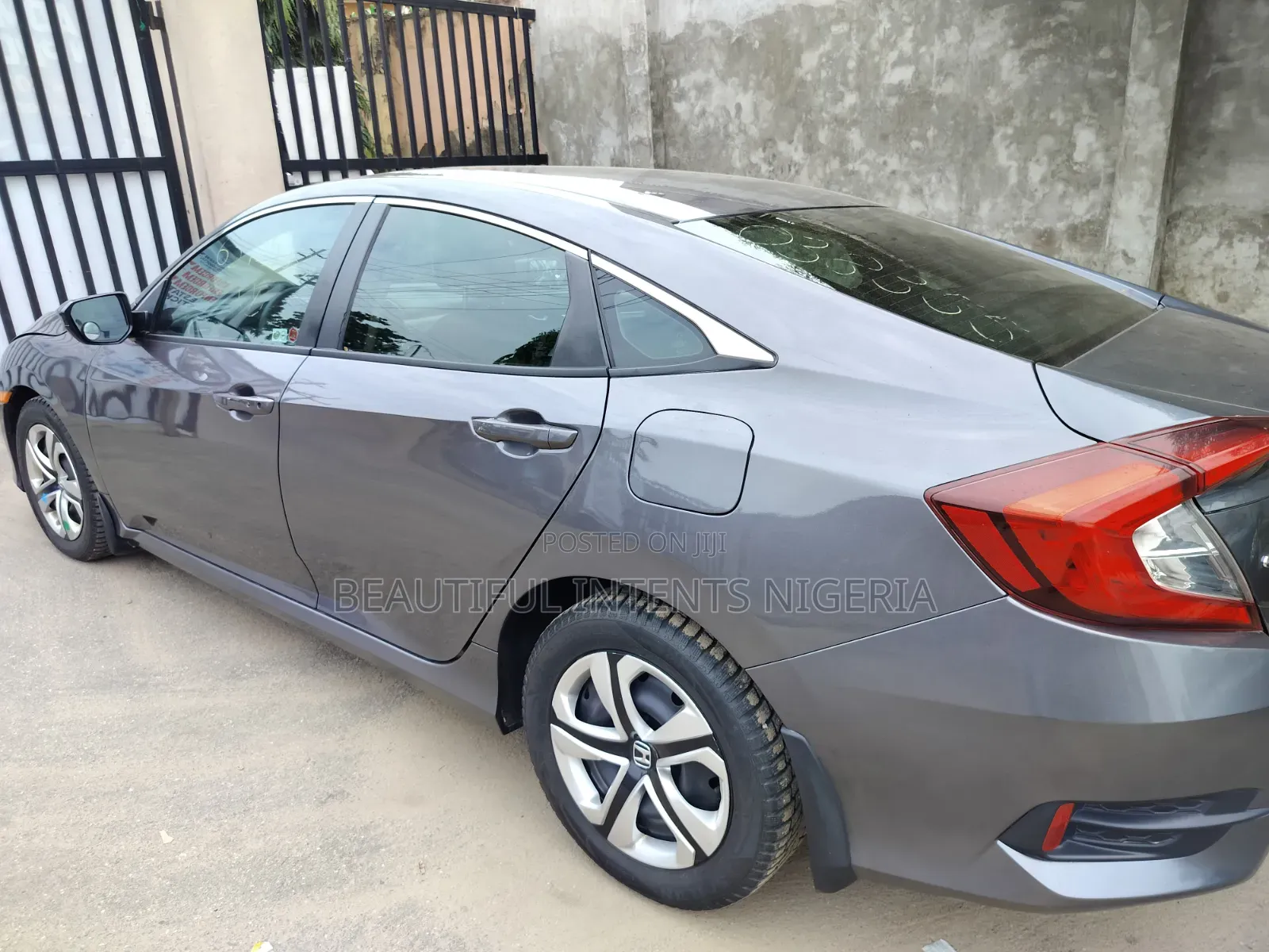 Honda Civic EX 4dr Sedan (2.0L 4cyl) 2017 Gray