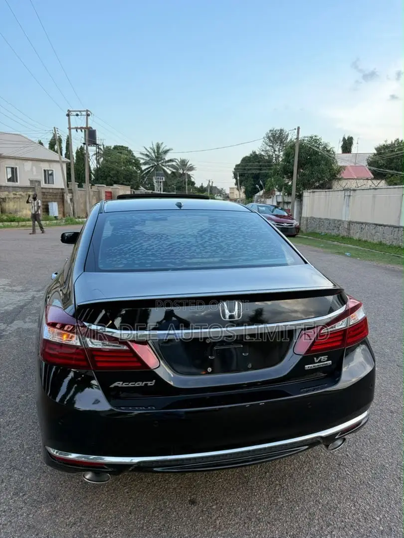 Honda Accord Touring V6 4dr Sedan FWD (3.5L 6cyl 6A) 2017 Black