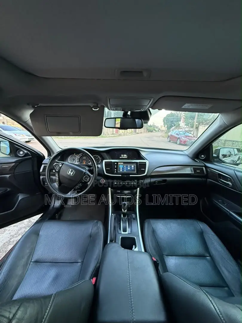 Honda Accord Touring V6 4dr Sedan FWD (3.5L 6cyl 6A) 2017 Black