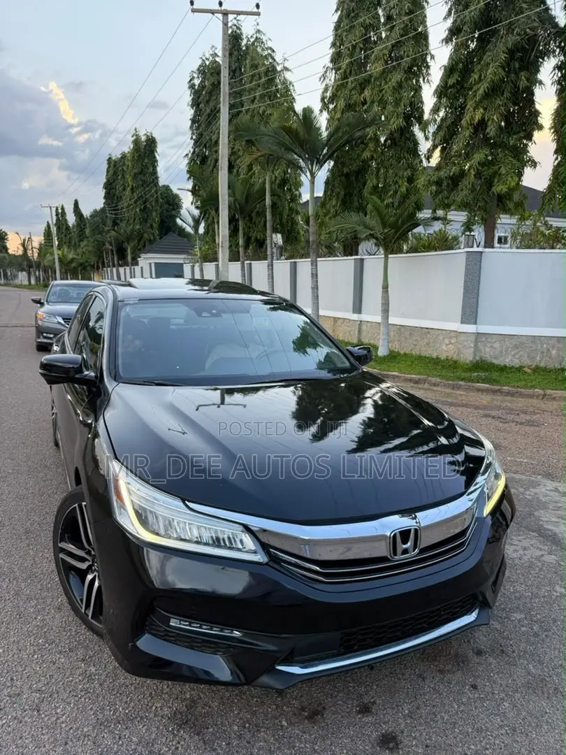 Honda Accord Touring V6 4dr Sedan FWD (3.5L 6cyl 6A) 2017 Black