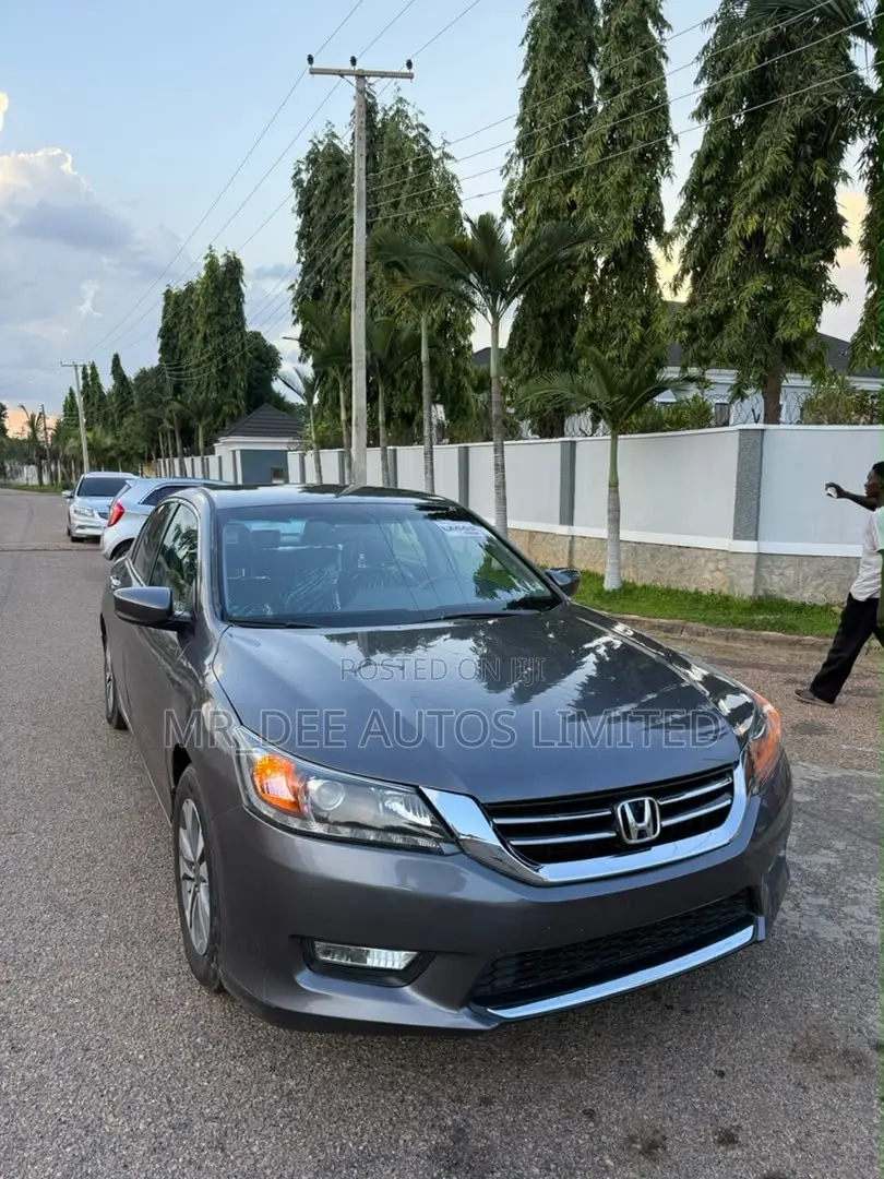 Honda Accord LX 4dr Sedan (2.4L 4cyl 6M) 2015 Gray
