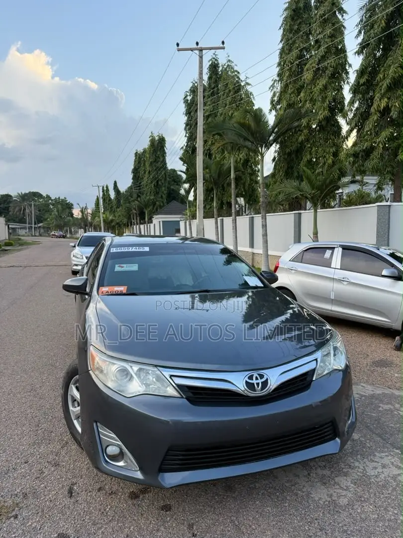Toyota Camry 2012 Gray