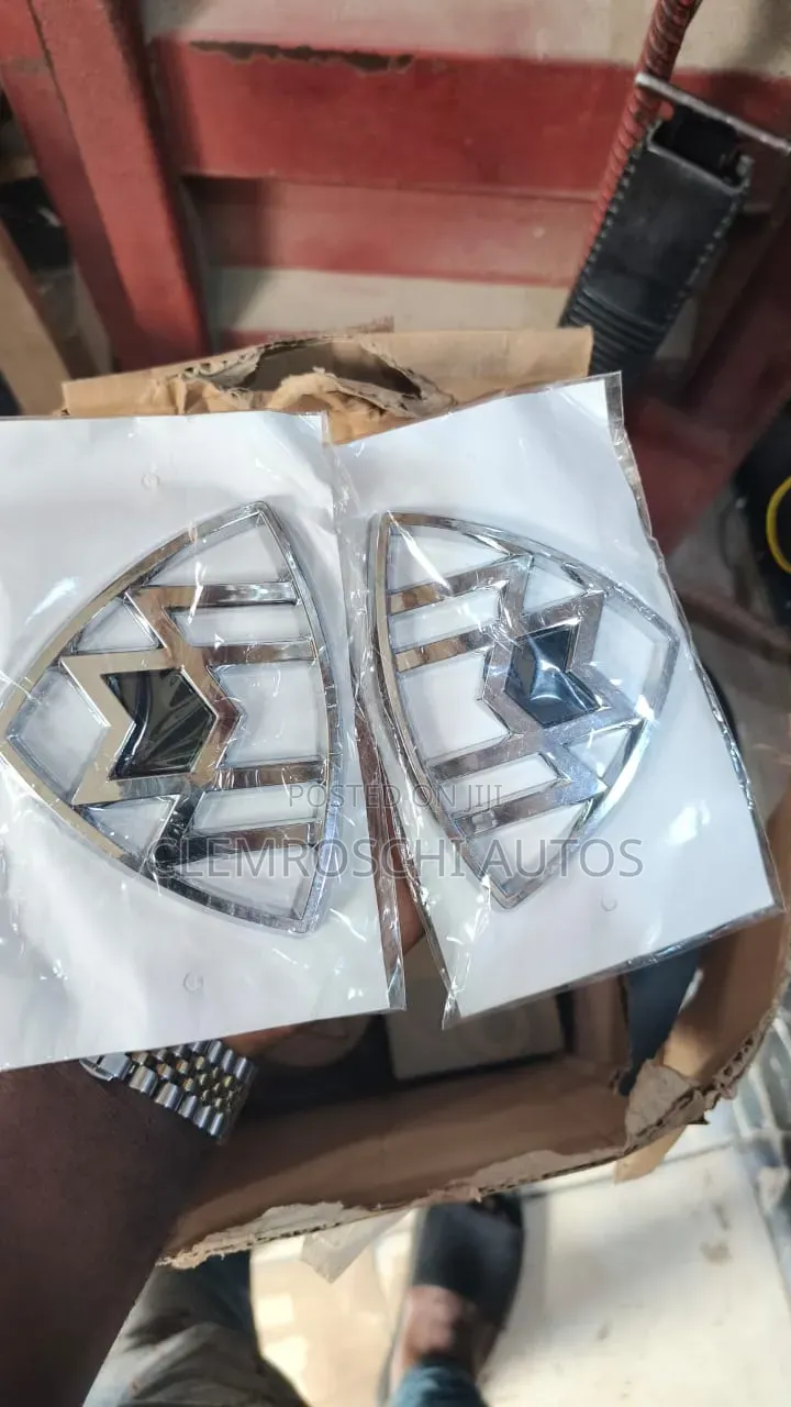 High Quality Certified Complete Brand New Maybach Emblems Logo