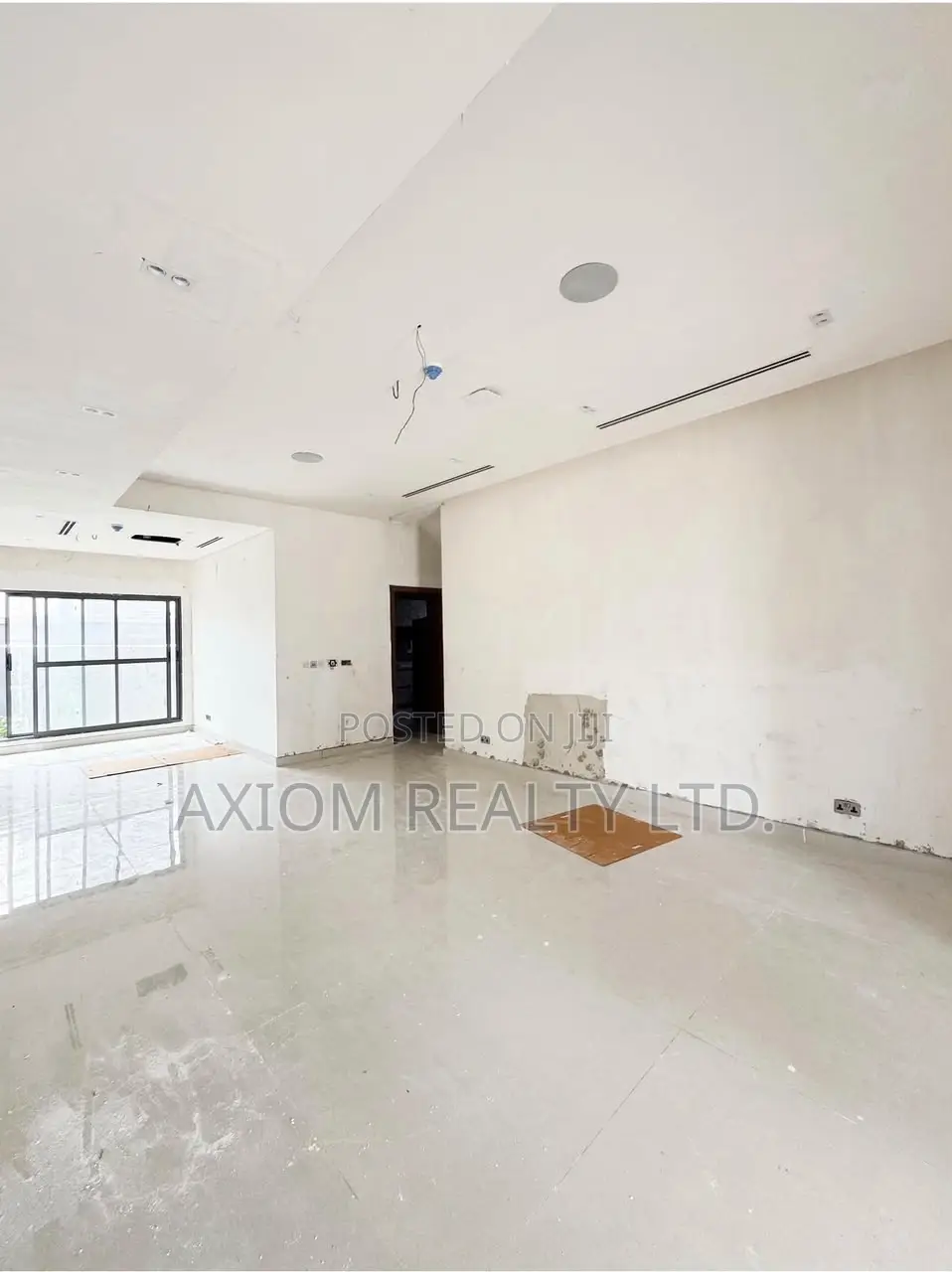 6bdrm Duplex in Banana Island for sale