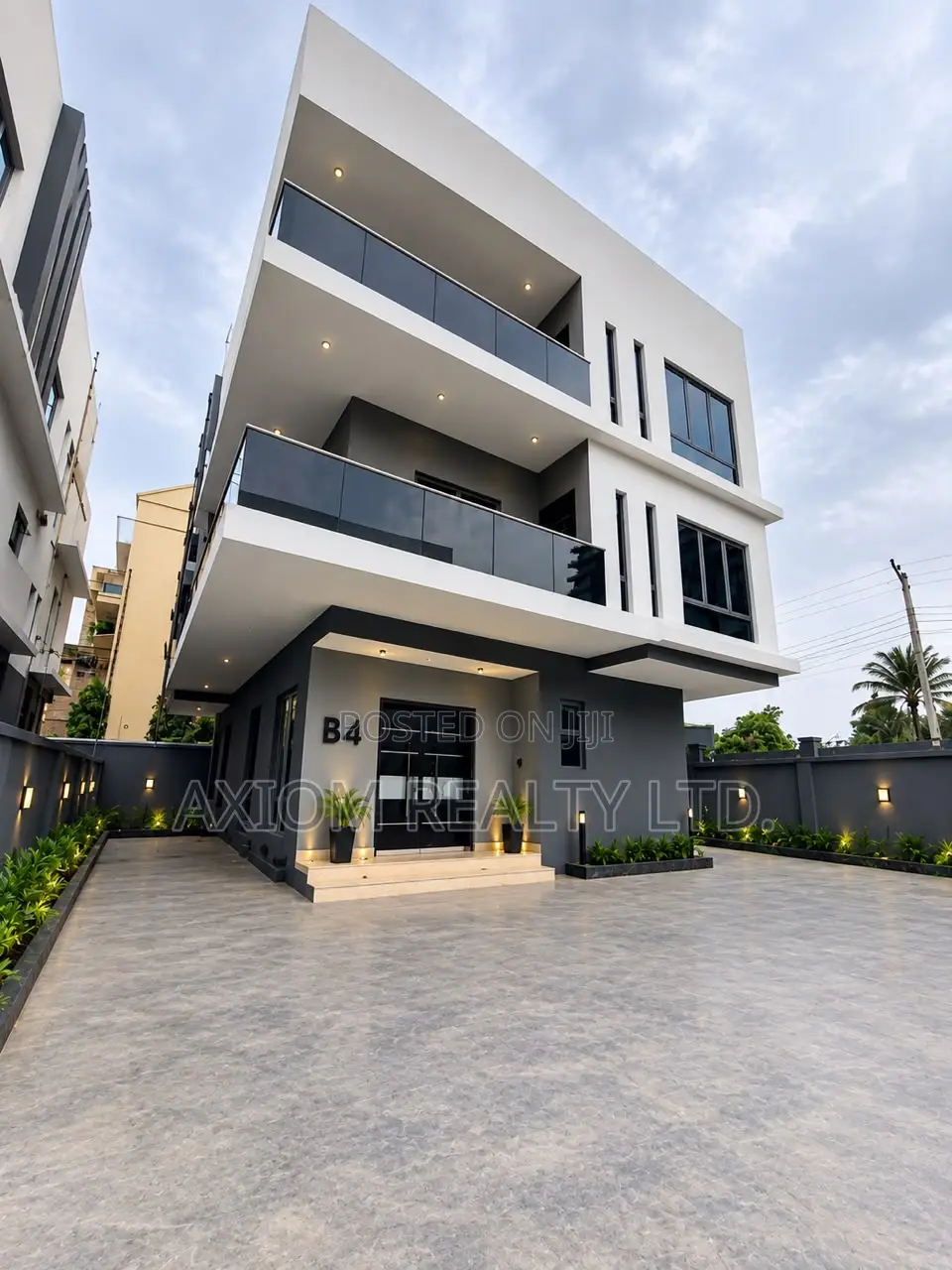 6bdrm Duplex in Banana Island for sale