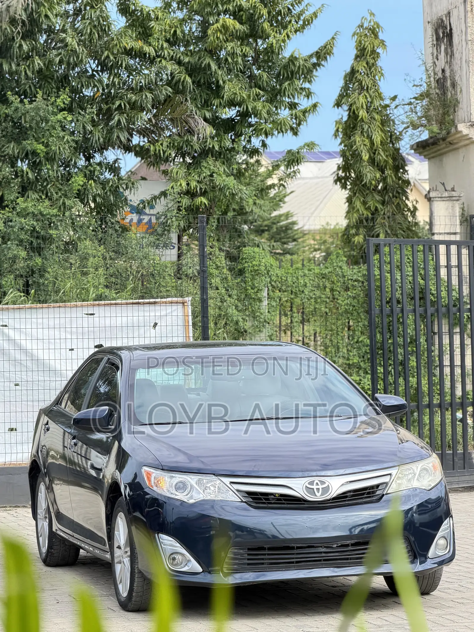 Toyota Camry XLE 4dr Sedan (2.5L 4cyl 6A) 2013 Blue