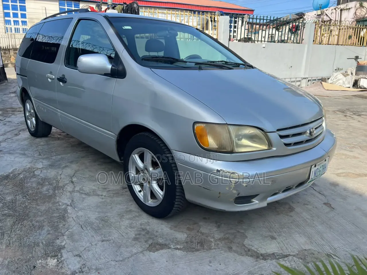 Toyota Sienna 2002 Silver