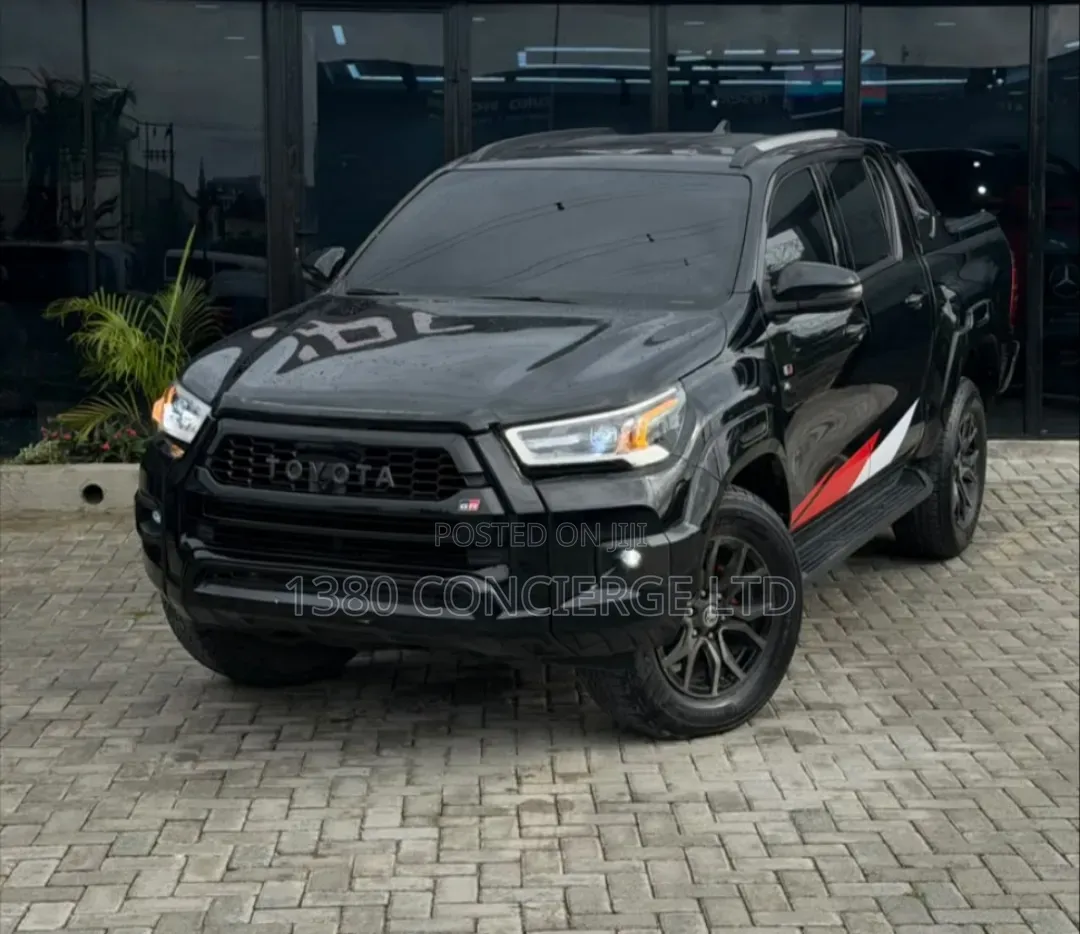 Toyota Hilux 2023 Black