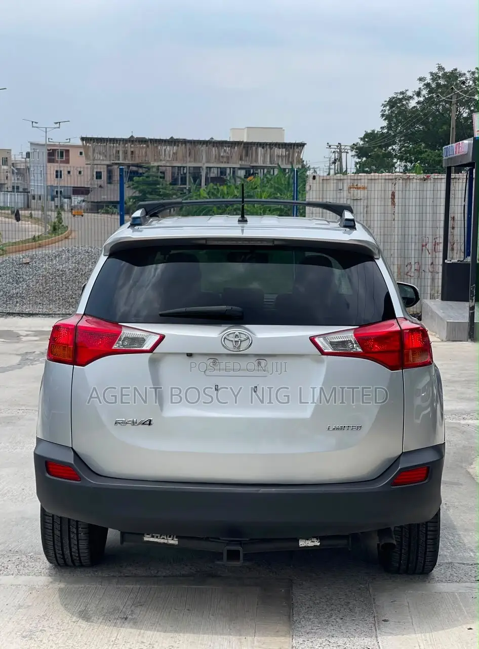 Toyota RAV4 Limited 4dr SUV AWD (2.5L 4cyl 6A) 2015 Silver