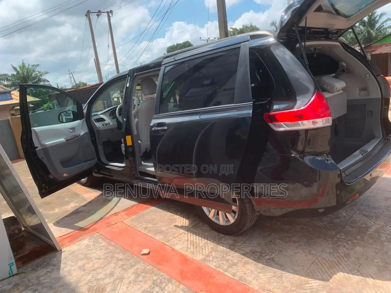 Toyota Sienna XLE 8 Passenger 2011 Black