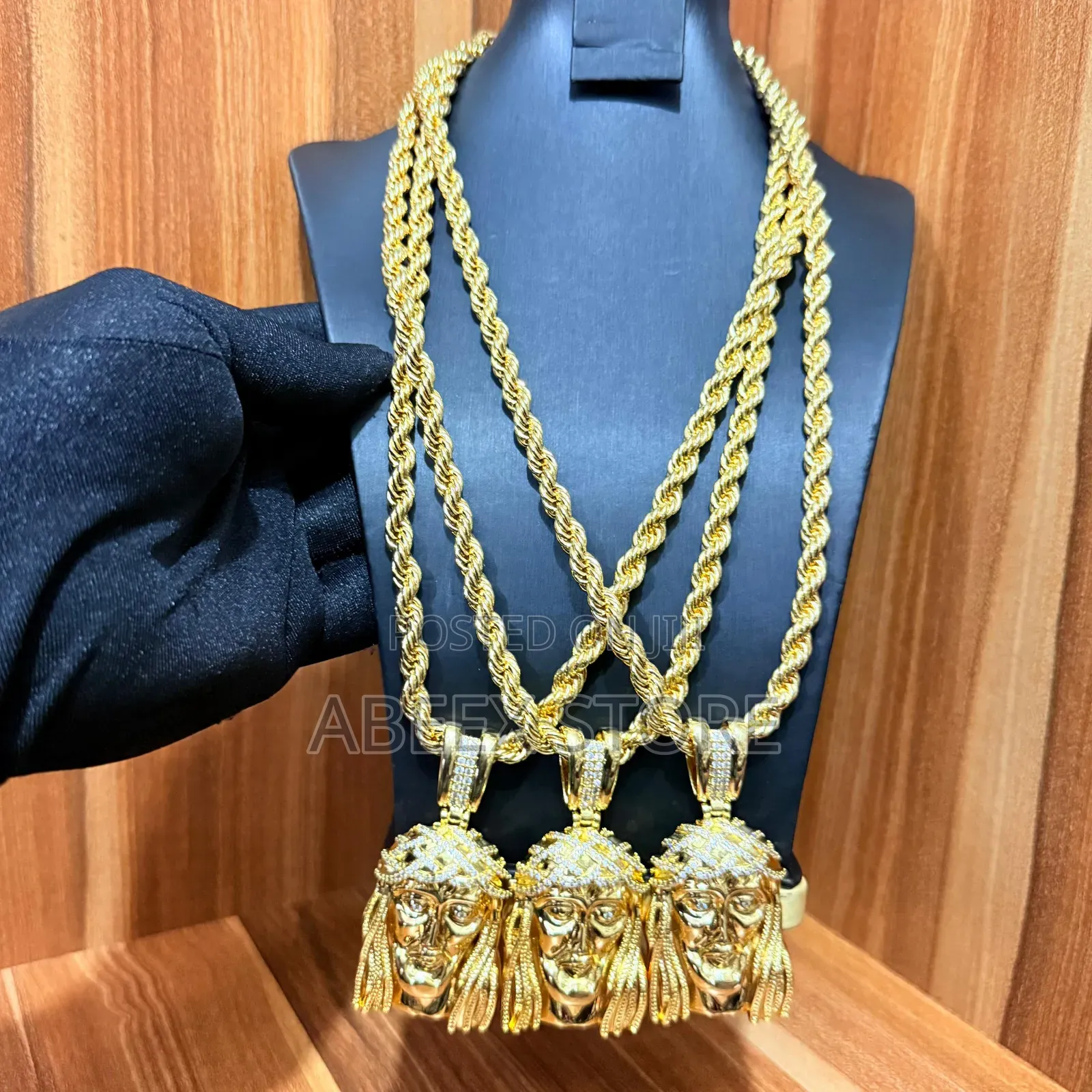 Twist Chain With Pendant