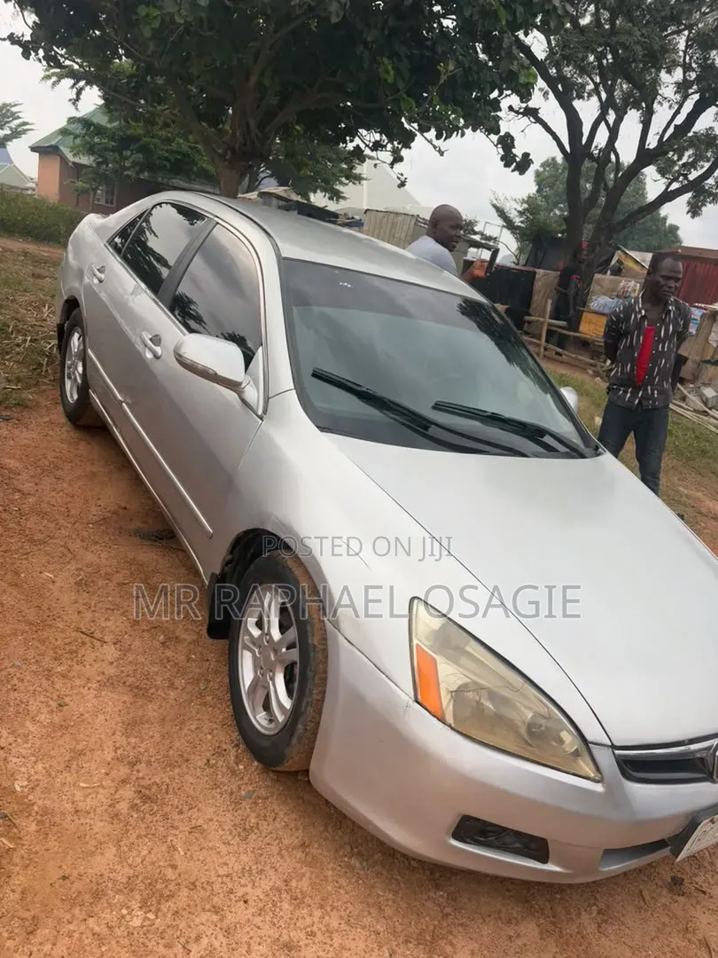 Honda Accord 2006 Silver