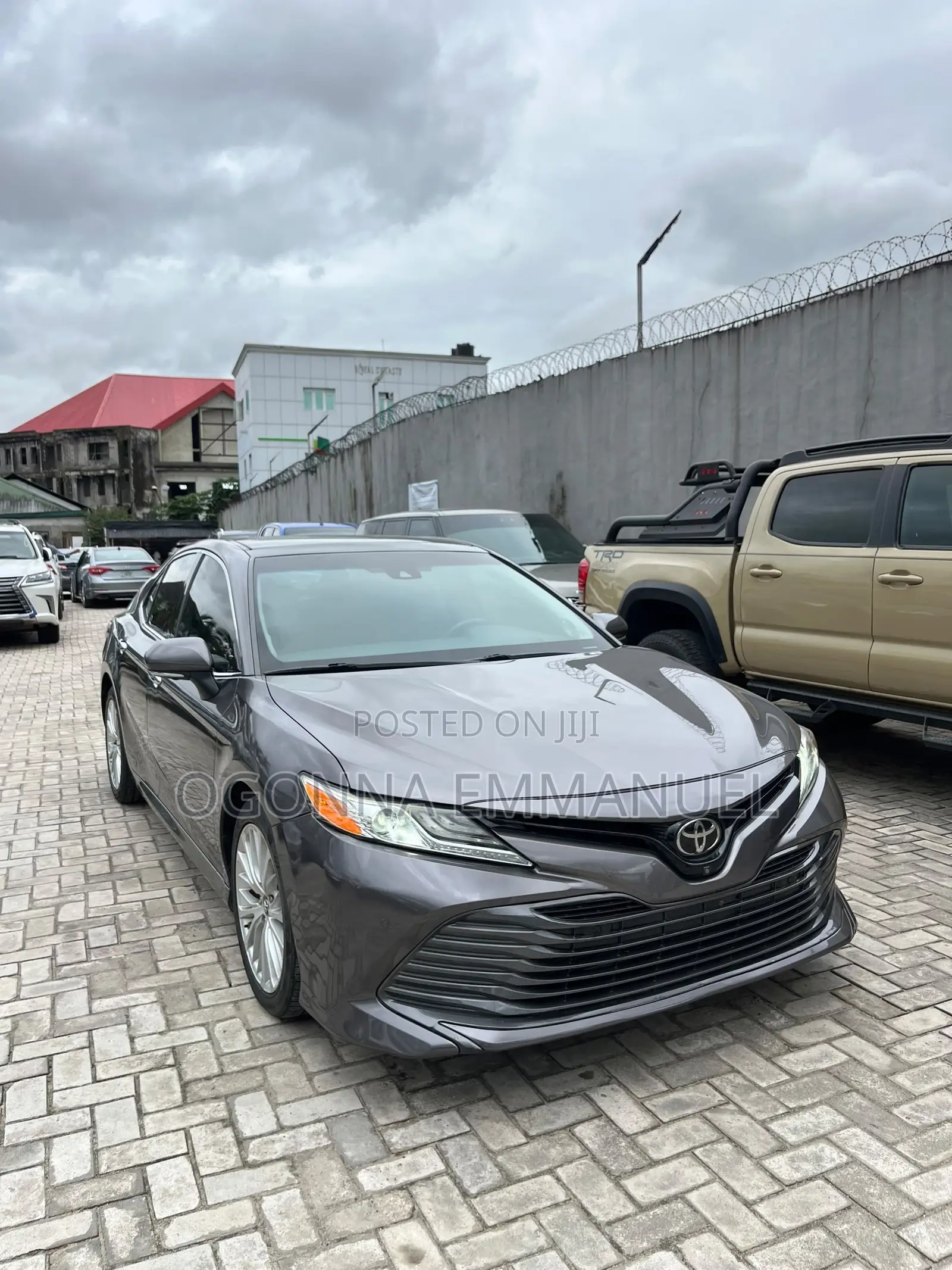 Toyota Camry XLE V6 FWD (3.5L 6cyl 8AM) 2018 Gray