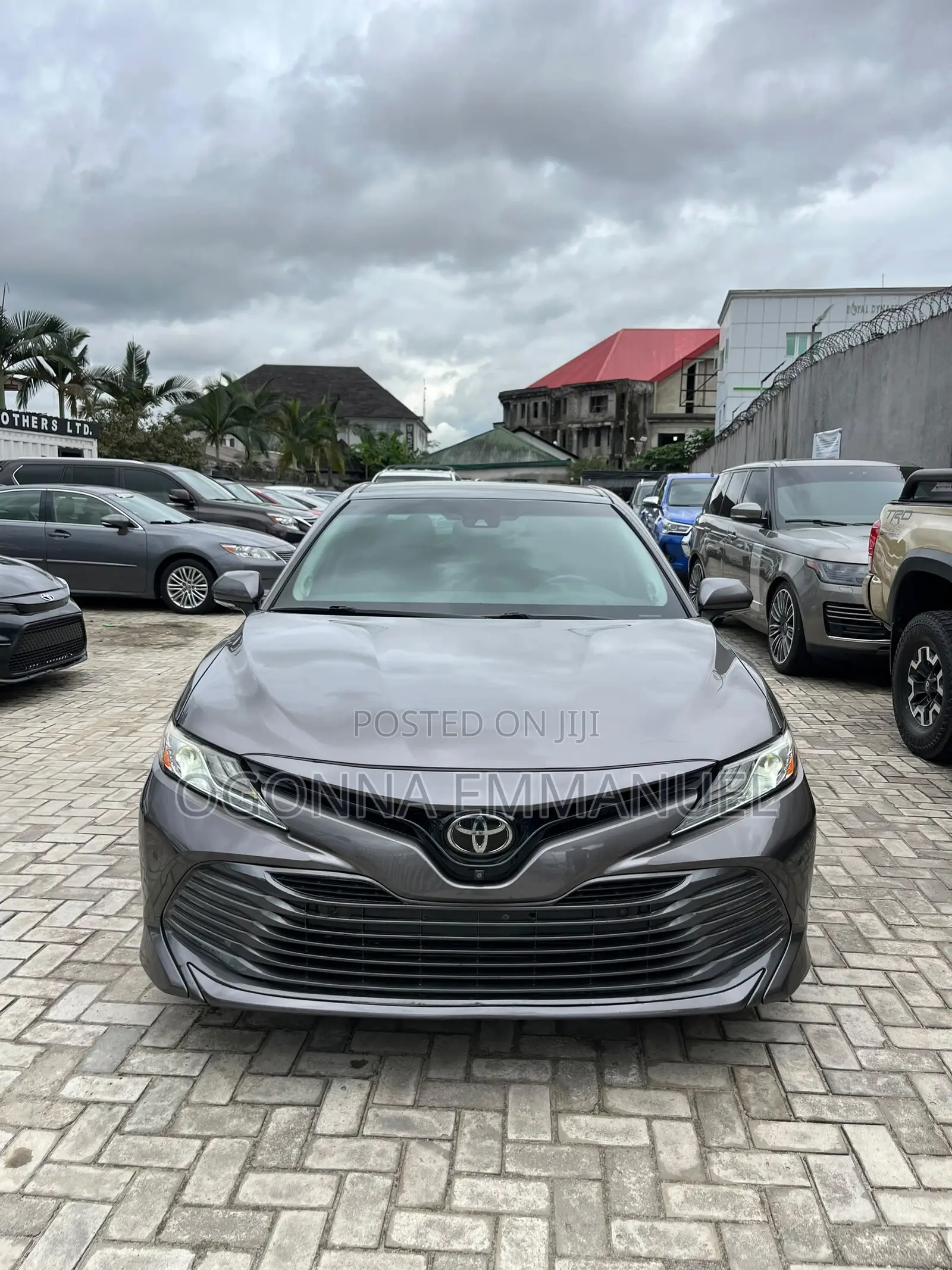 Toyota Camry XLE V6 FWD (3.5L 6cyl 8AM) 2018 Gray