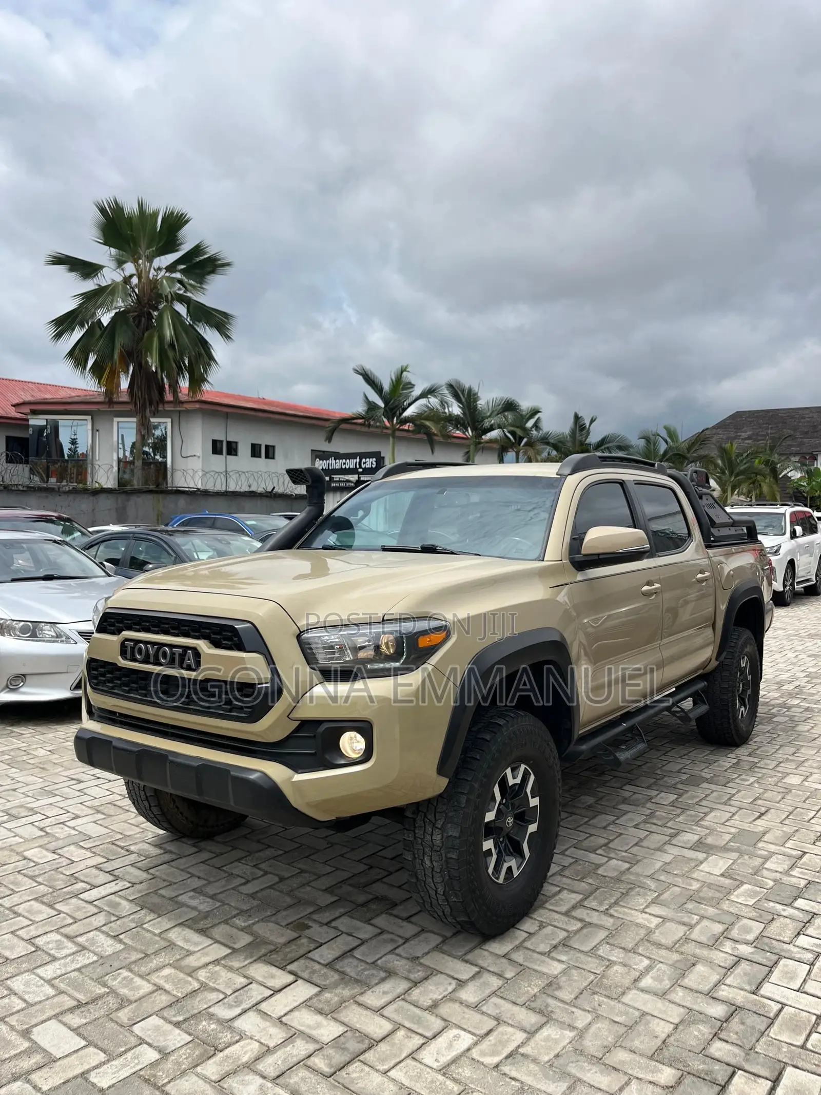Toyota Tacoma 2017 Gold