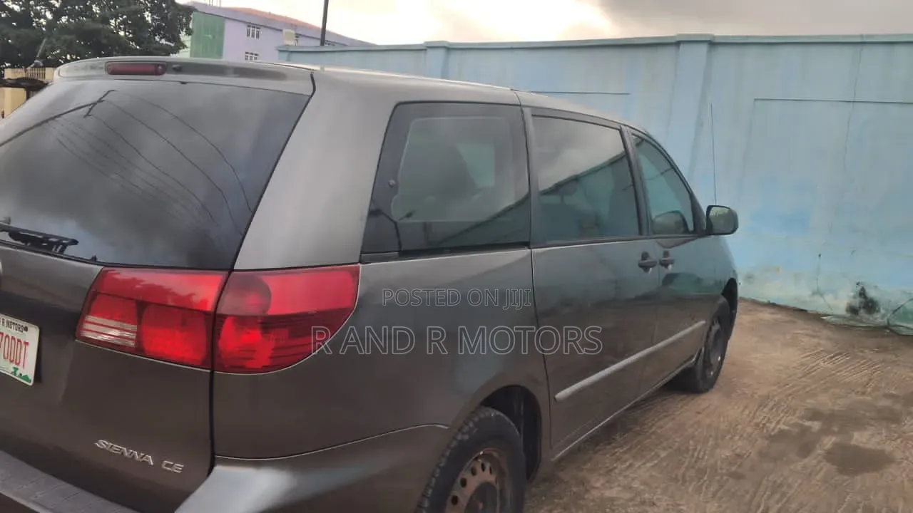 Toyota Sienna 2005