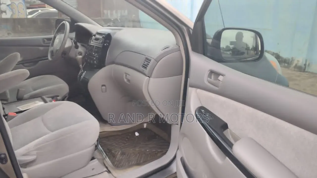 Toyota Sienna 2005