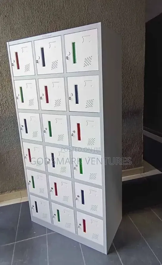 Worker's Locker 24 Partitions