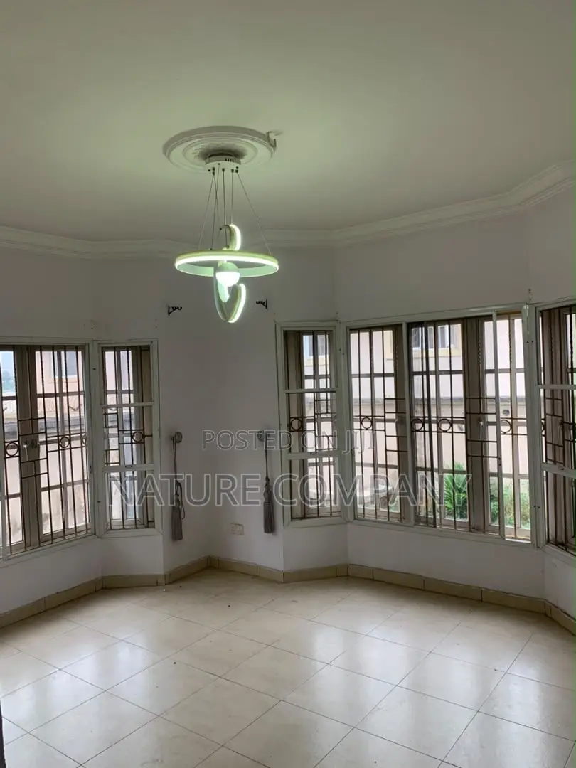 3bdrm Block of Flats in Omole Phase 2 for rent
