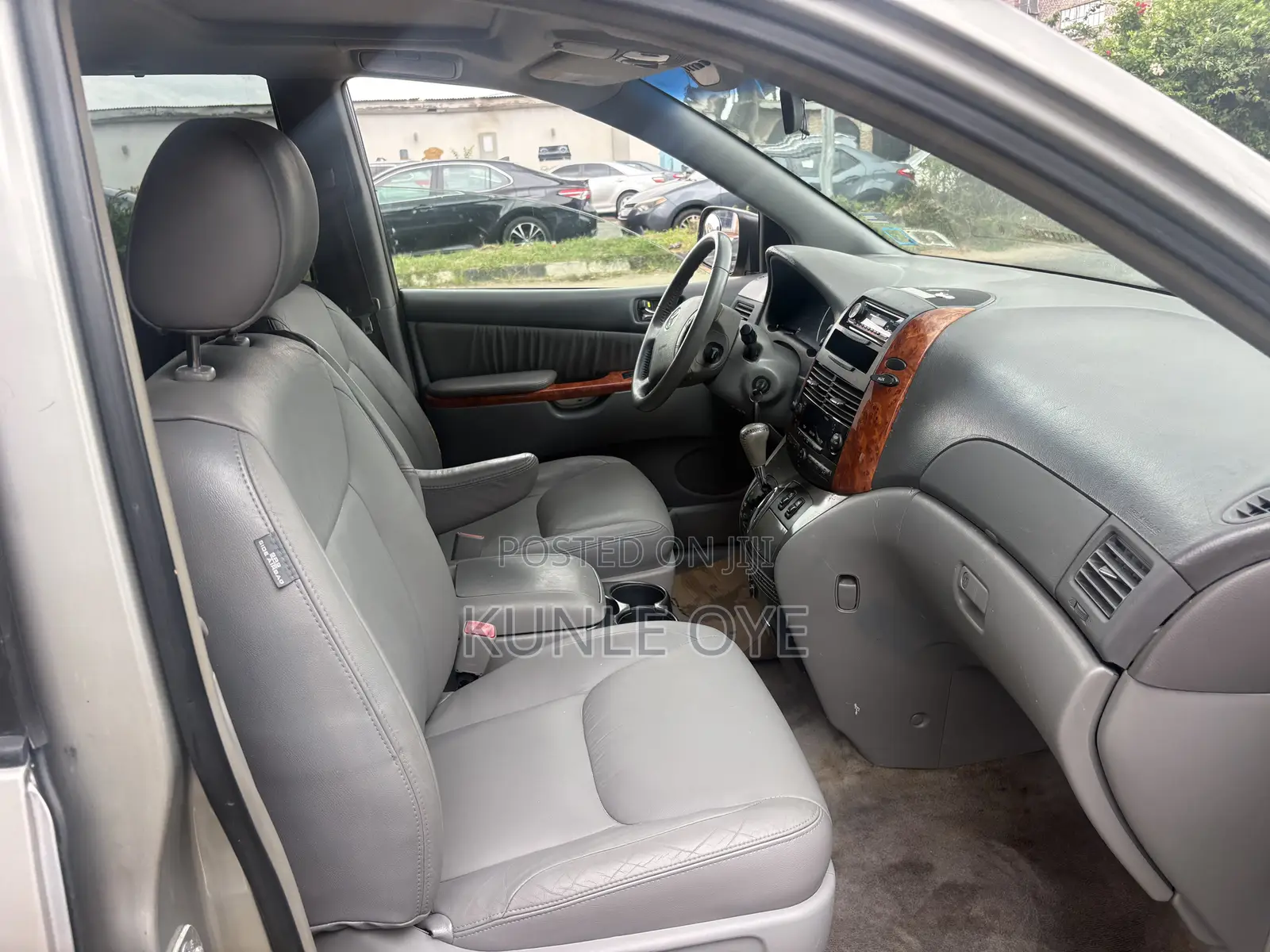 Toyota Sienna XLE FWD 2009 Beige