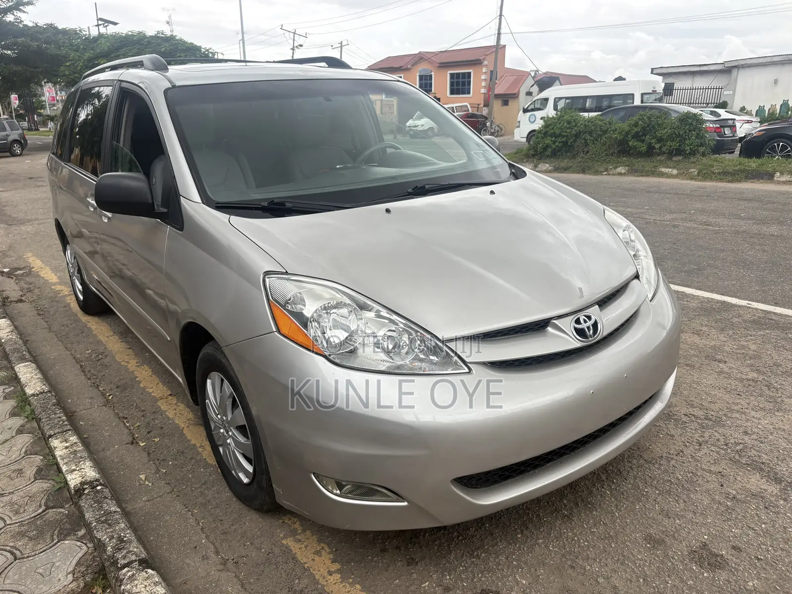Toyota Sienna XLE FWD 2009 Beige