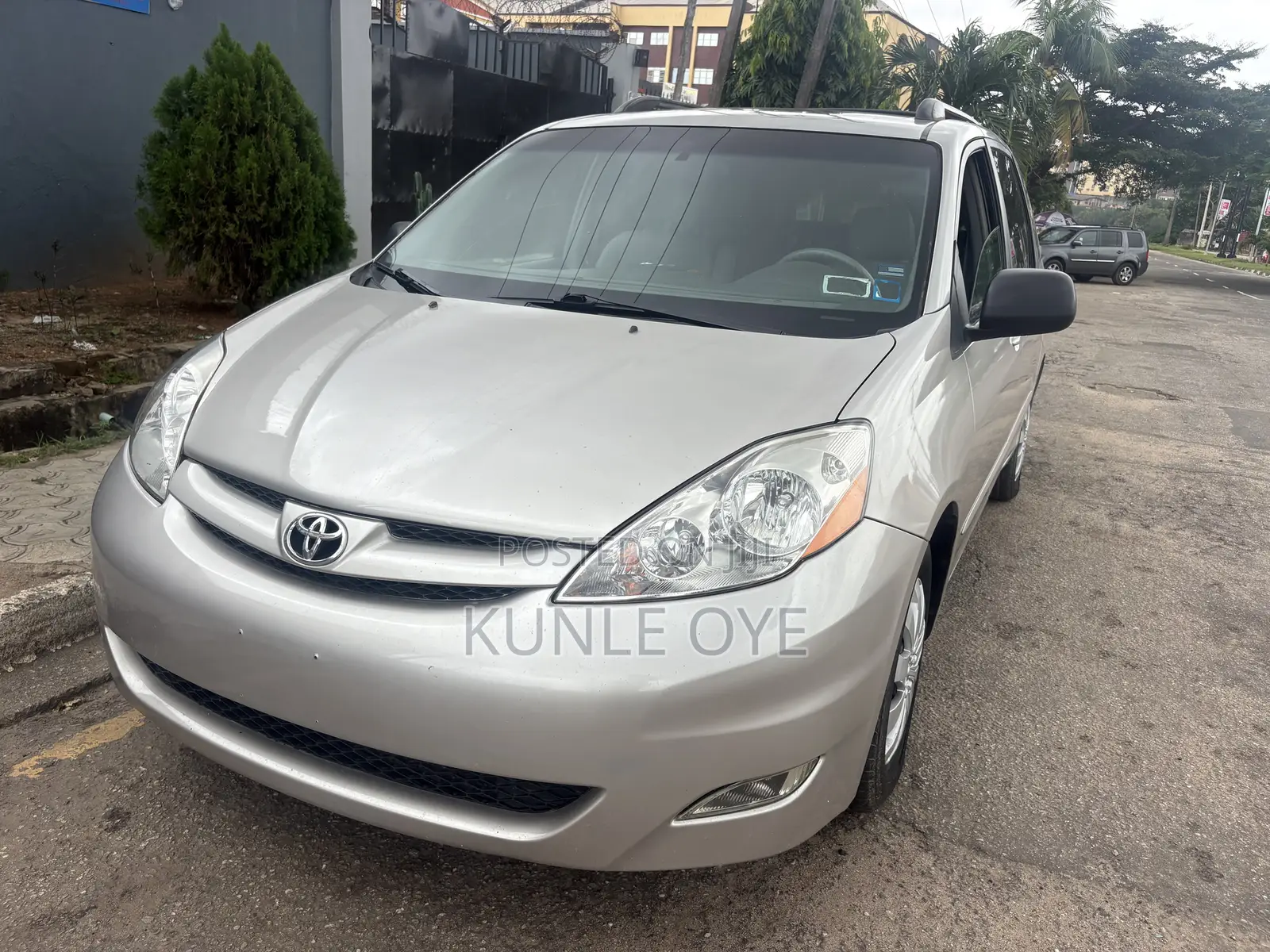 Toyota Sienna XLE FWD 2009 Beige