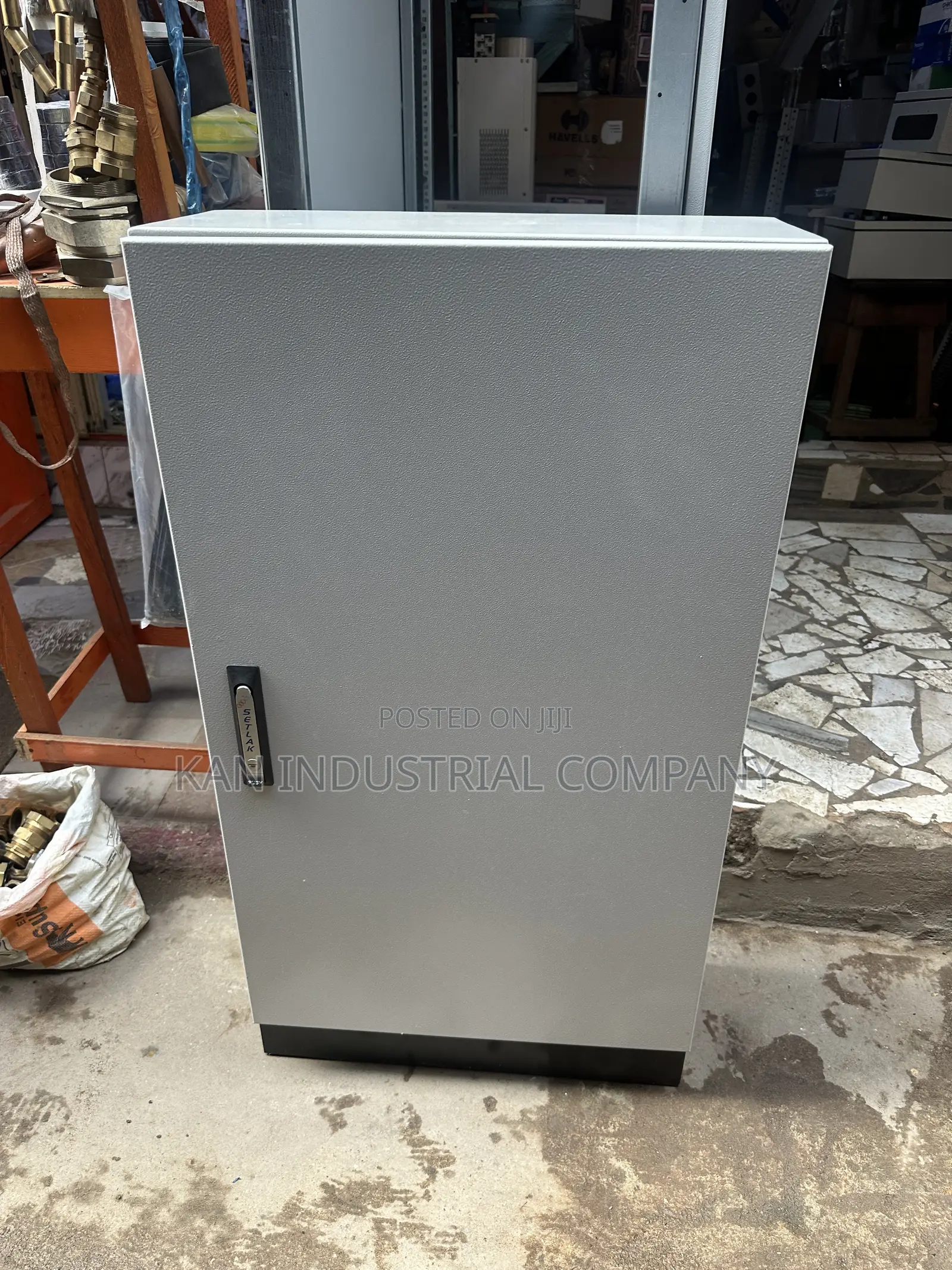 12000x800x800 Turkey Box Enclosure
