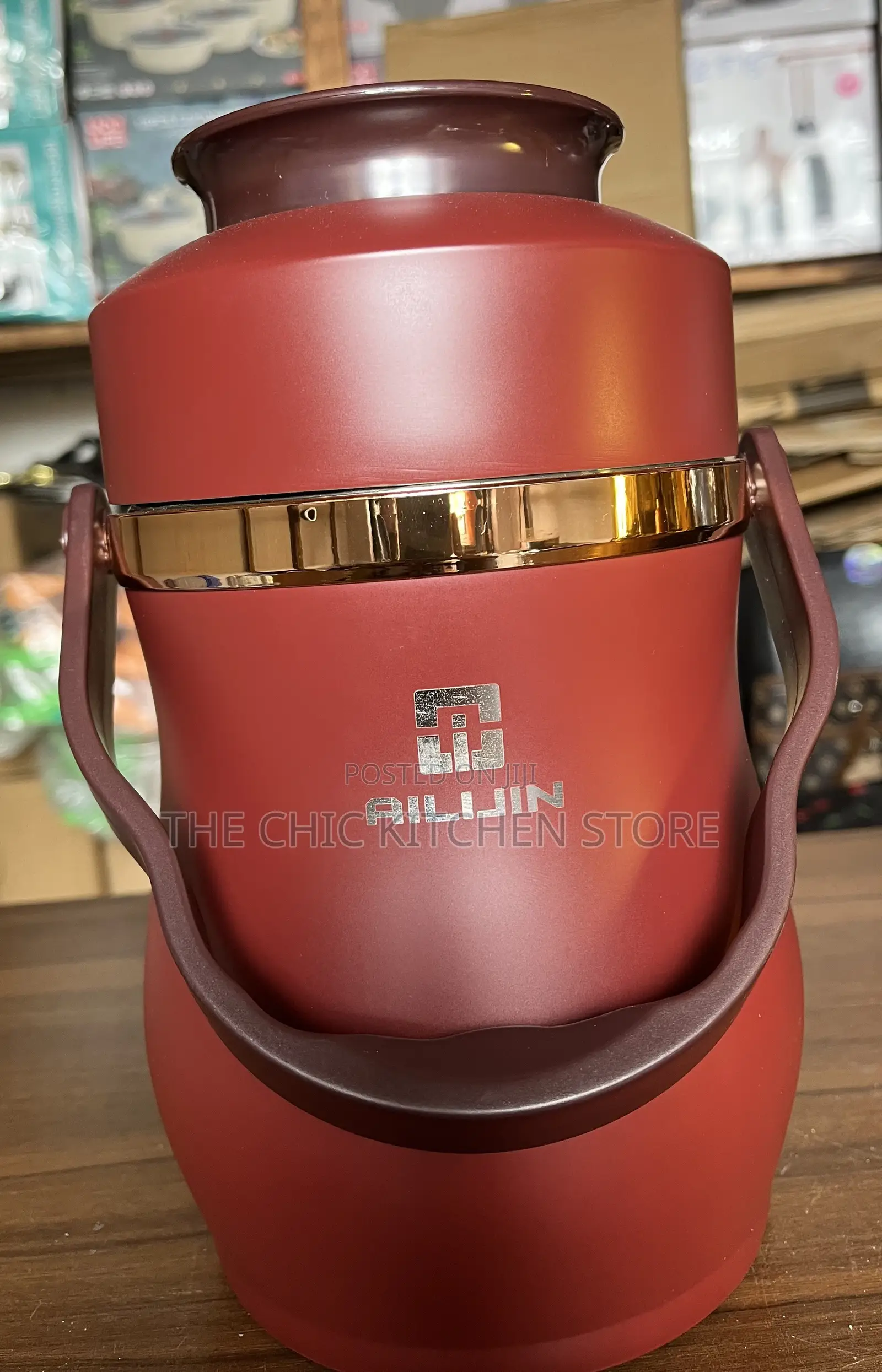 2.8 Liters Ailijin Insulated Flask.