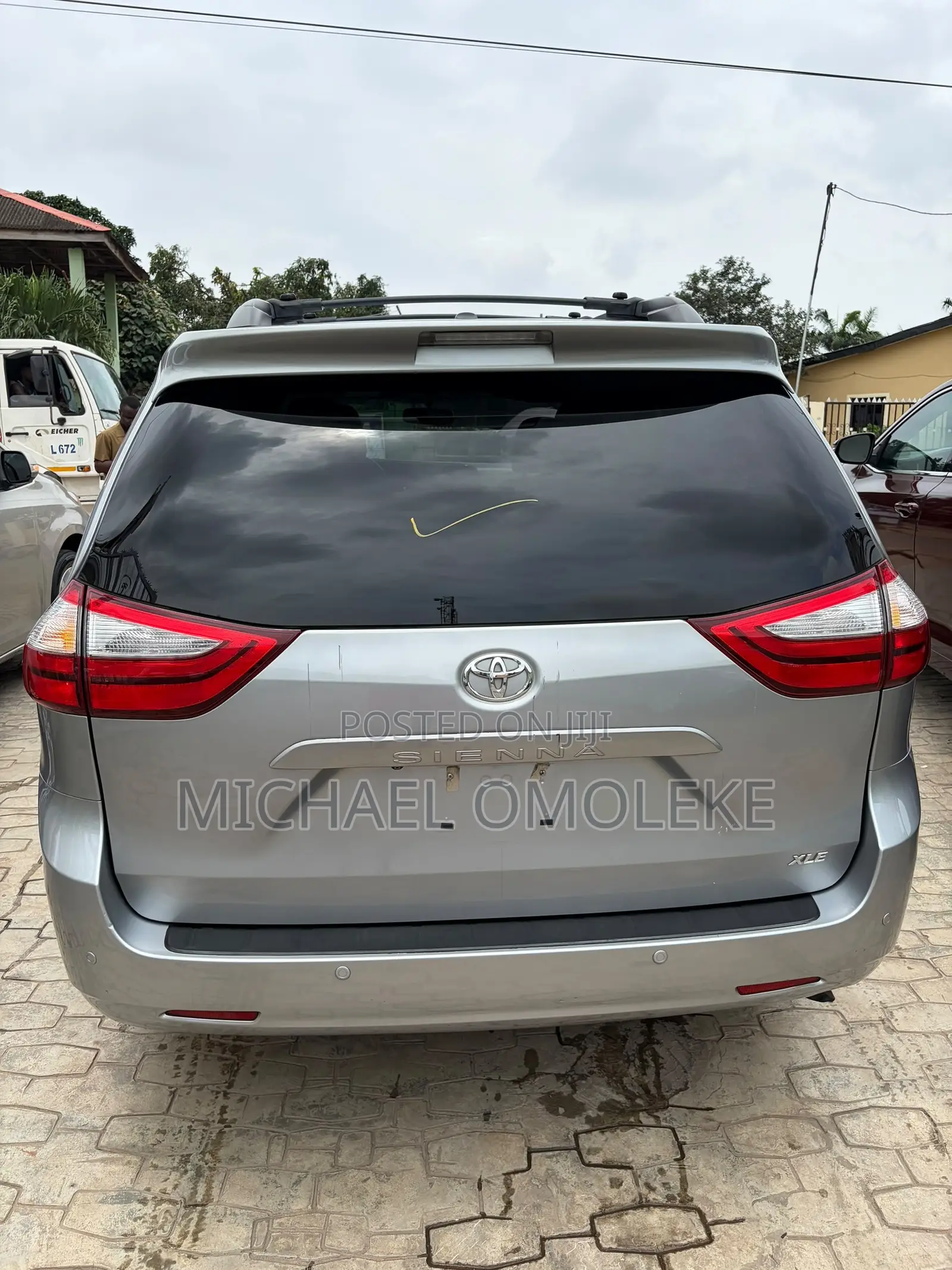 Toyota Sienna XLE 8-Passenger 4dr Minivan (3.5L 6cyl 6A) 2015 Silver