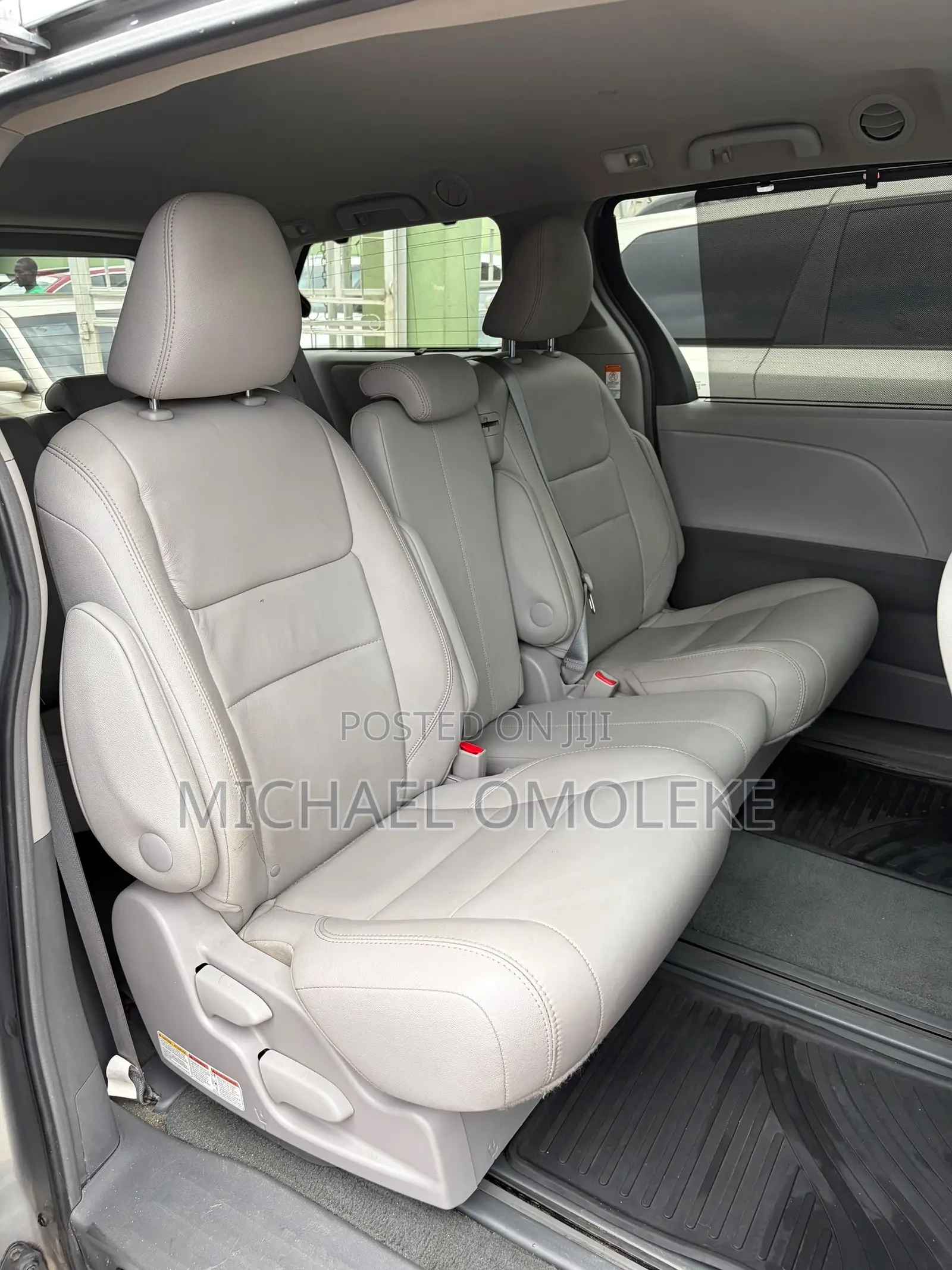 Toyota Sienna XLE 8-Passenger 4dr Minivan (3.5L 6cyl 6A) 2015 Silver