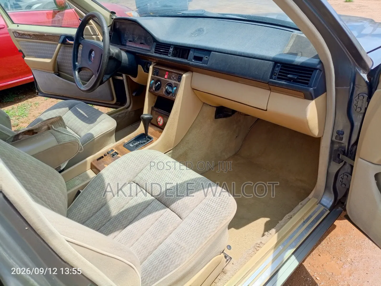 Mercedes-Benz 220E 1990
