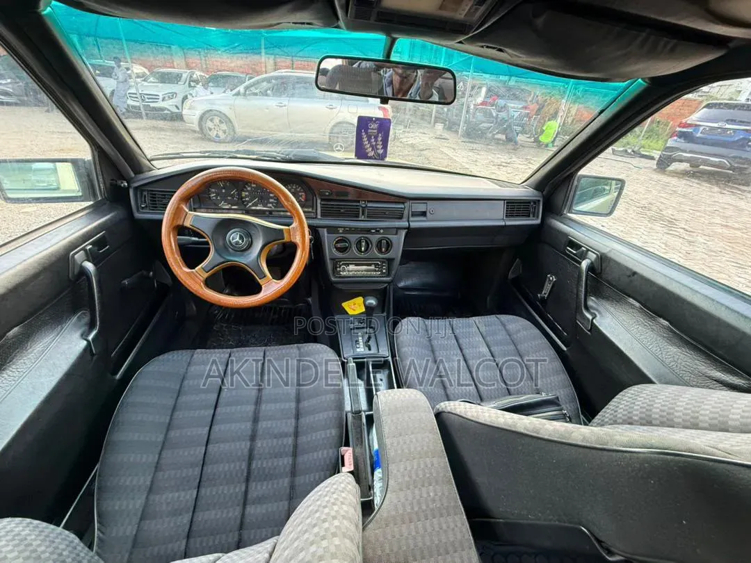 Mercedes-Benz 190E 1992 Beige