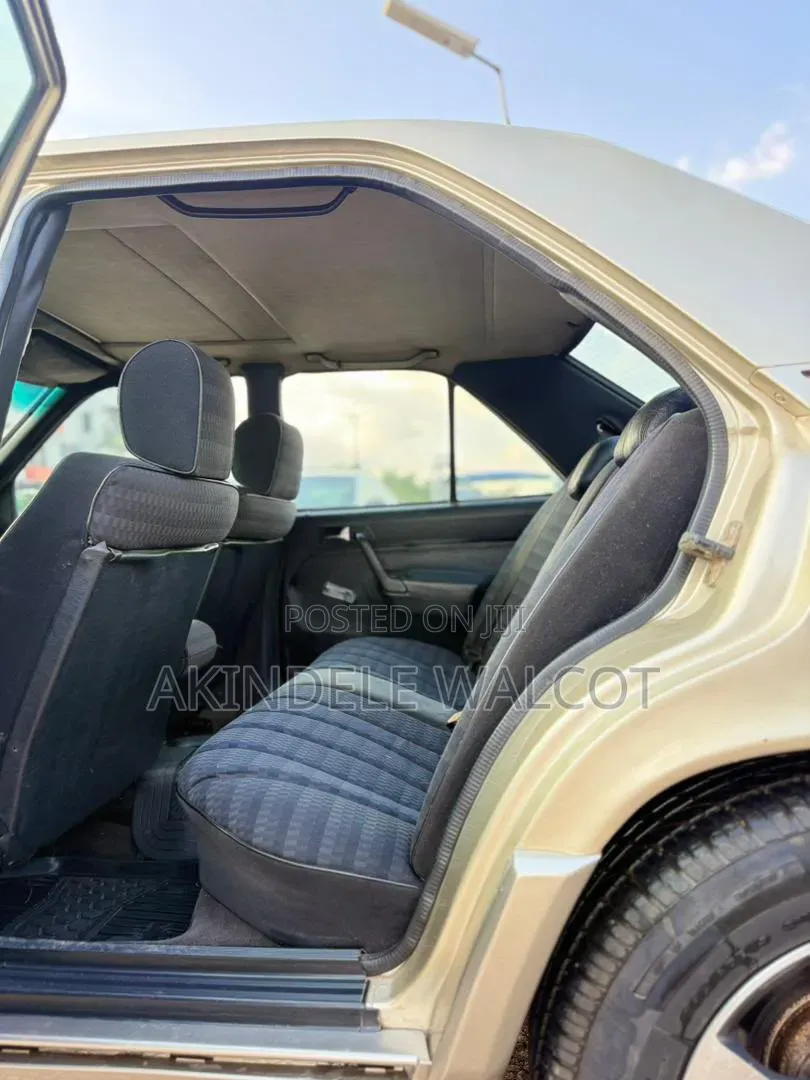Mercedes-Benz 190E 1992 Beige