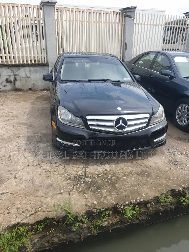Mercedes-Benz C300 Luxury 4Matic Sedan AWD (3.0L 6cyl 7A) 2012 Black