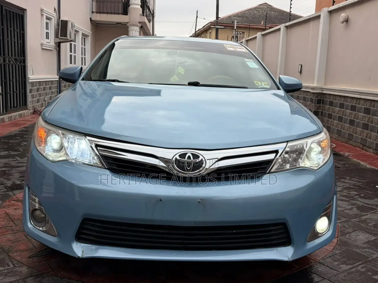 Toyota Camry XLE 4dr Sedan (2.5L 4cyl 6A) 2012 Blue