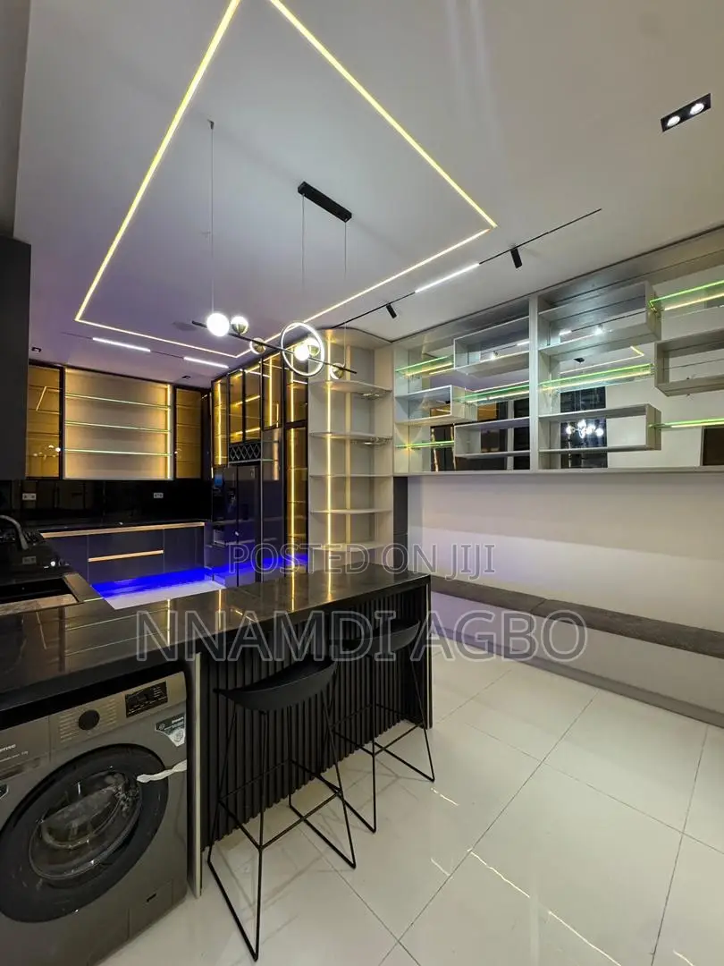 5bdrm Duplex in Lafiaji for sale