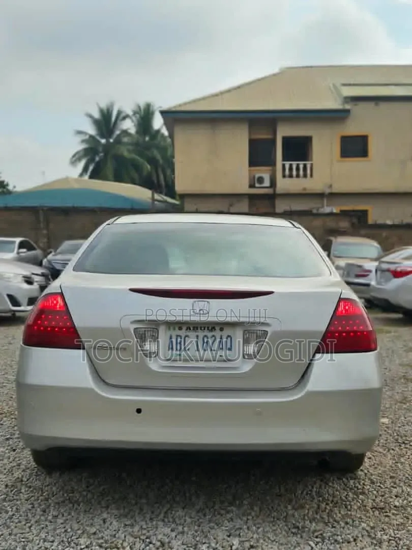 Honda Accord 2006 Silver