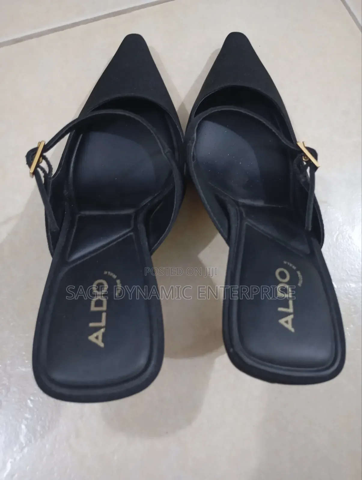 Aldo Pillow Walk