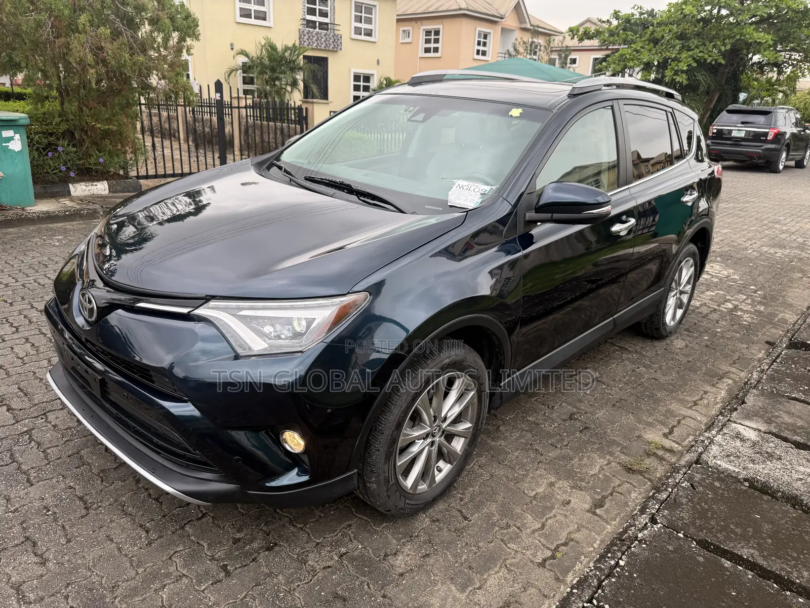 Toyota RAV4 Limited AWD (2.5L 4cyl 6A) 2017 Green