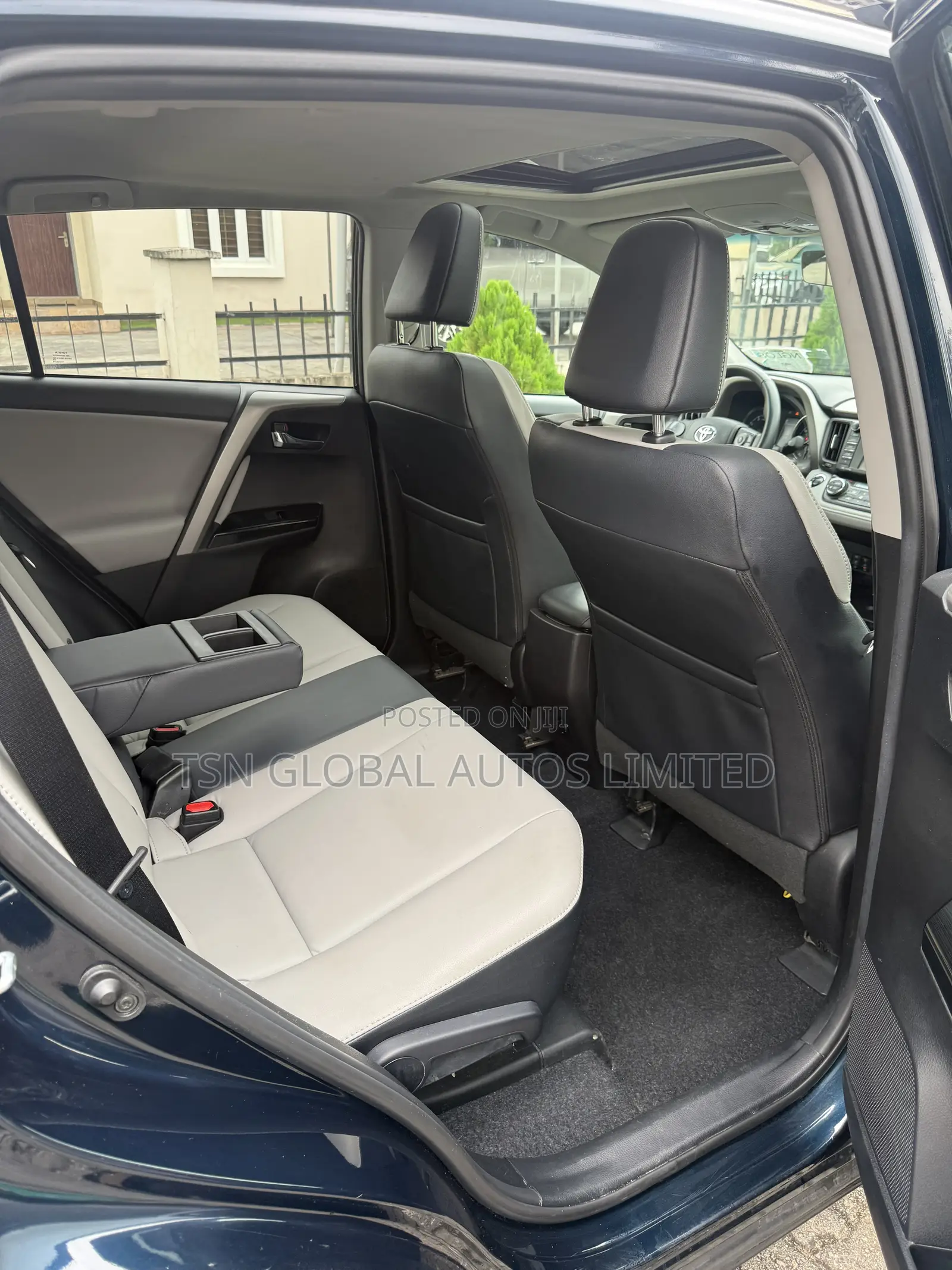 Toyota RAV4 Limited AWD (2.5L 4cyl 6A) 2017 Green