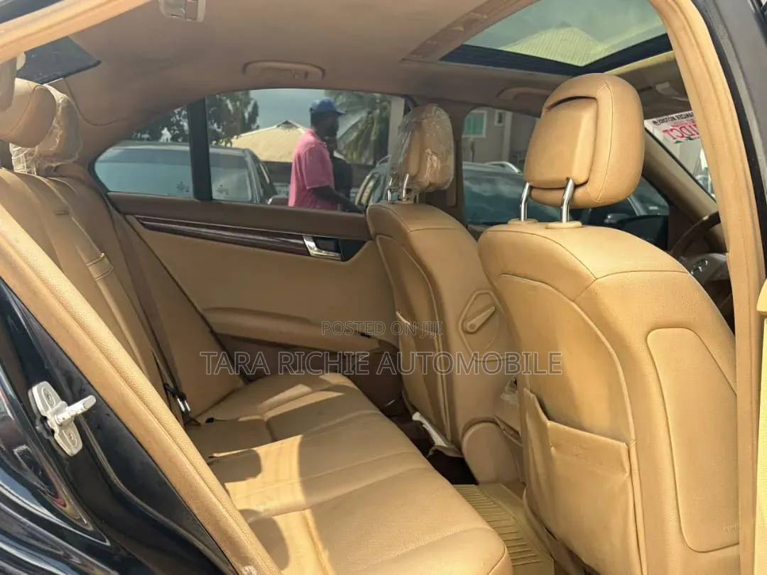 Mercedes-Benz C300 2008 Black