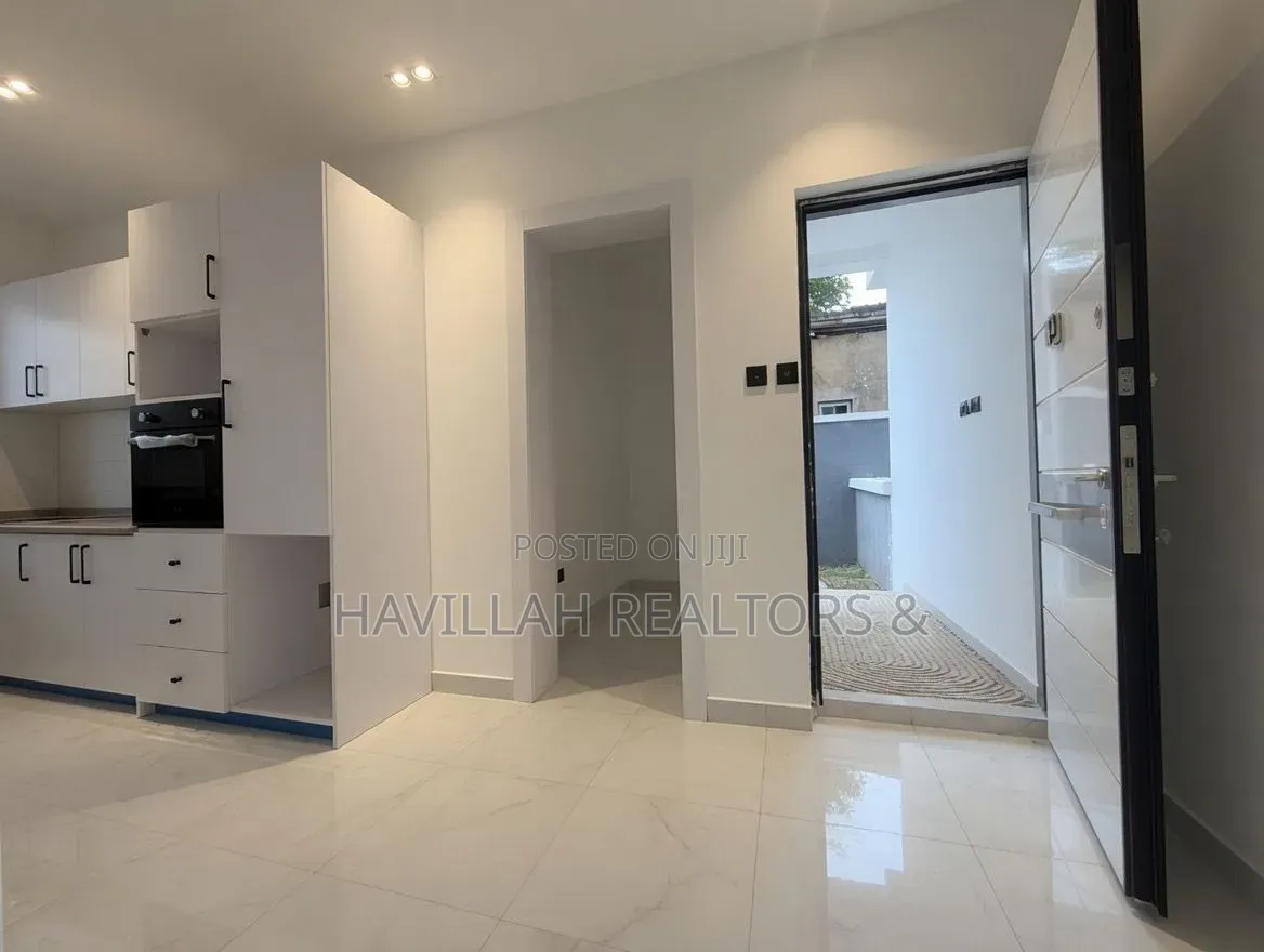 5bdrm Apartment in Ikeja GRA for sale