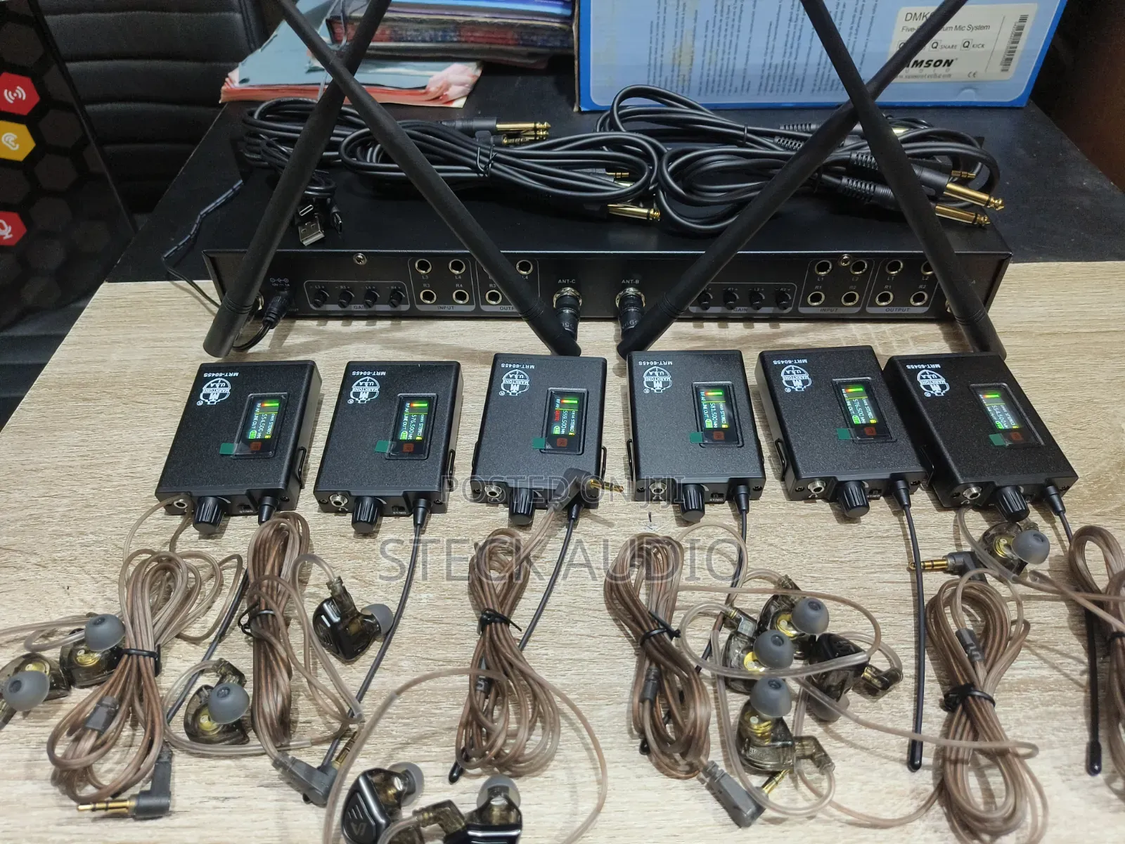 MARKTONE USA STEREO Wireless IEM System, Individual Channels Mix Out