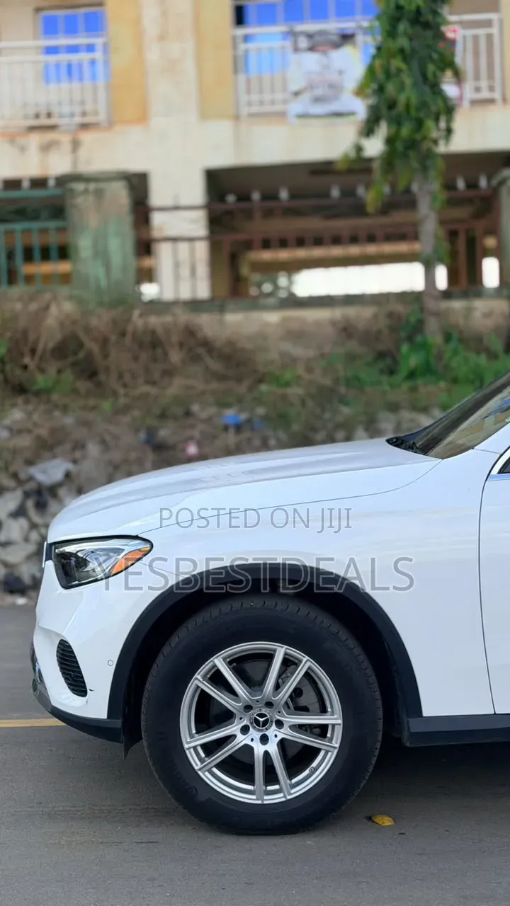 New Mercedes-Benz GLC-Class GLC 300 2025 White