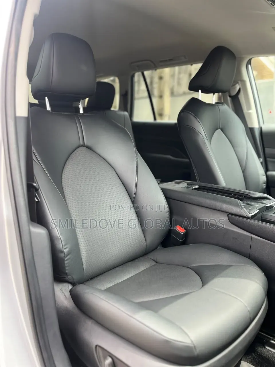 Toyota Highlander Limited AWD 2024 Silver