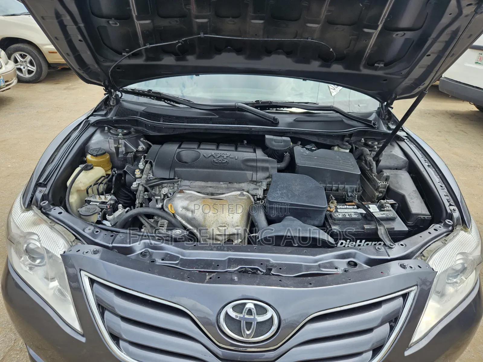 Toyota Camry LE 4dr Sedan (2.5L 4cyl 6A) 2011 Gray