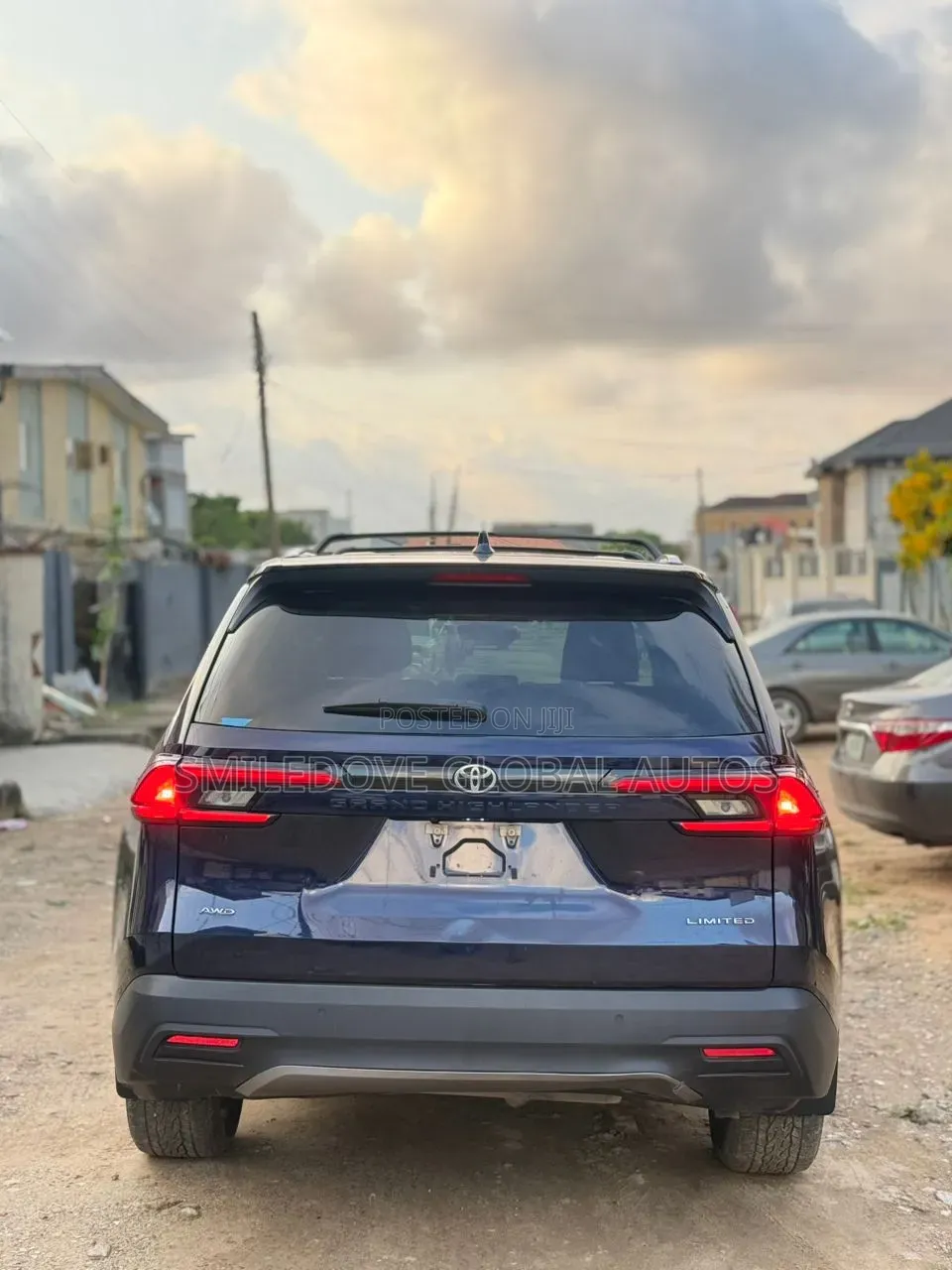 Toyota Highlander Limited AWD 2024 Blue